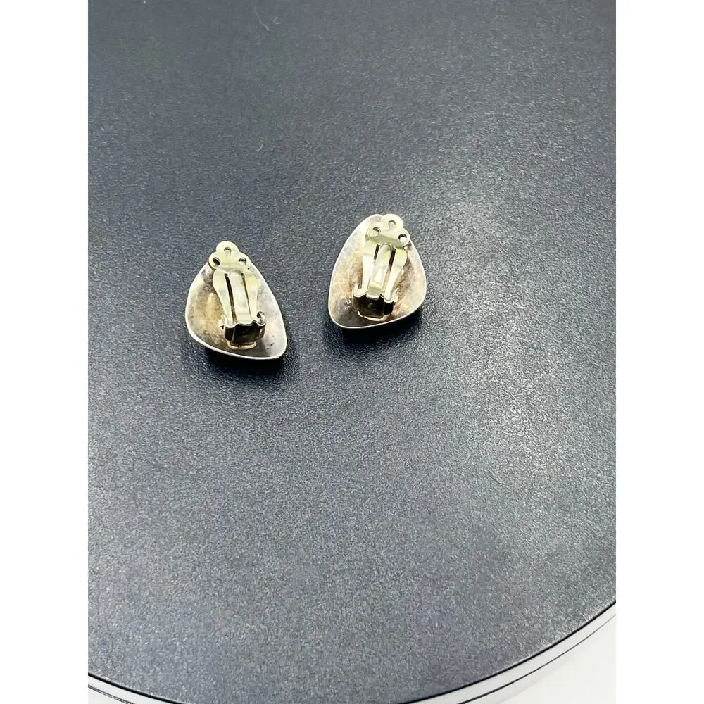 Sterling Silver Vintage Bezel Vibrant Green Malachite Cabochon Clip‎ On Earrings